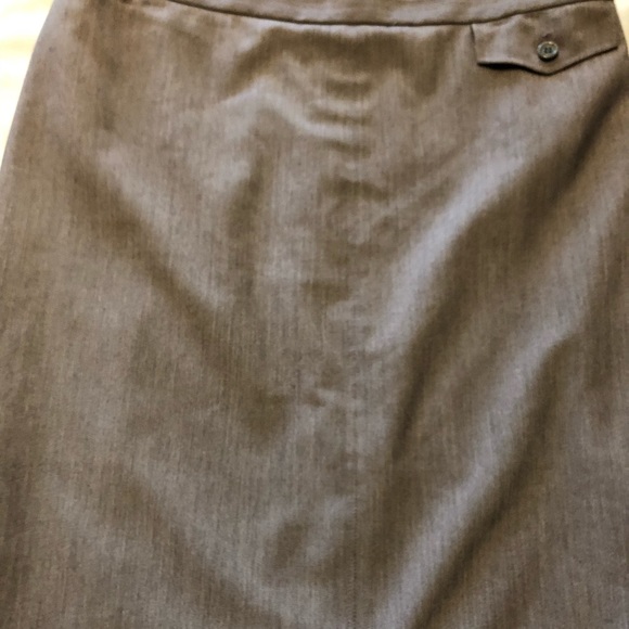 BCBGMAXAZRIA SUIT - Picture 5 of 8